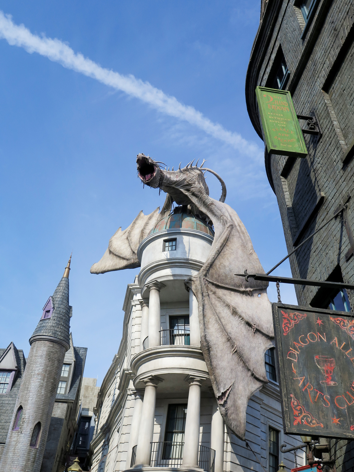 Dragon at Diagon Alley